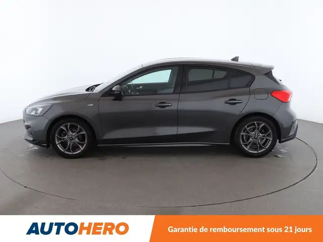 Ford Focus view 3