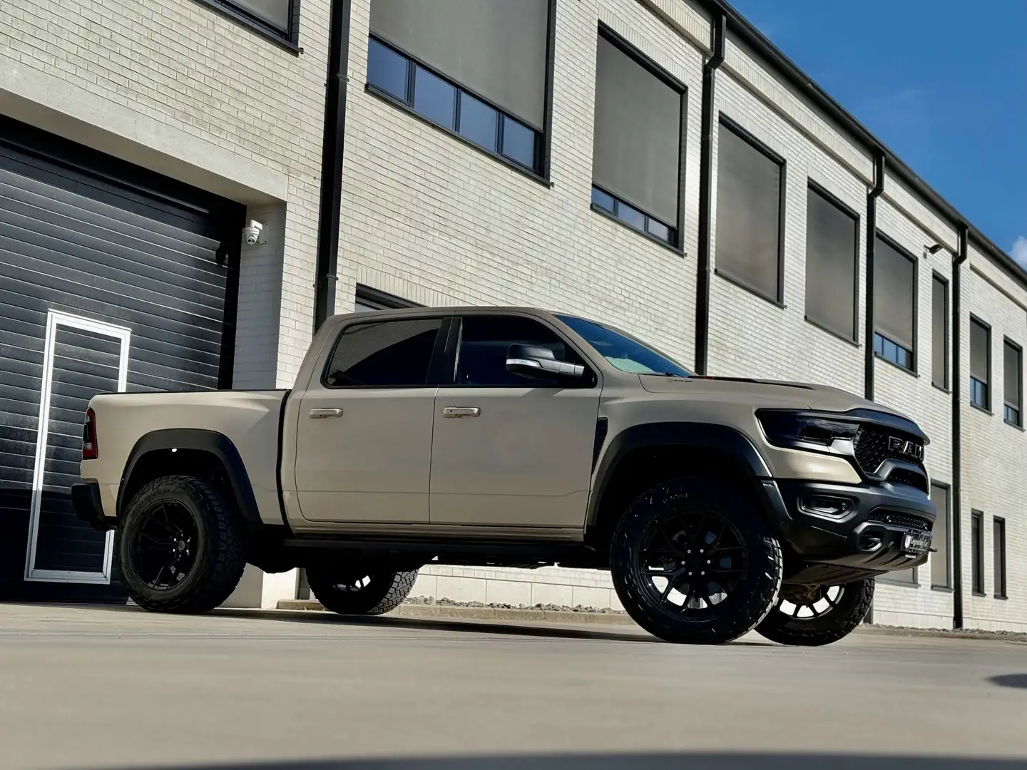 Dodge RAM TRX \ SANDBLAST EDITION \ Beige - 2