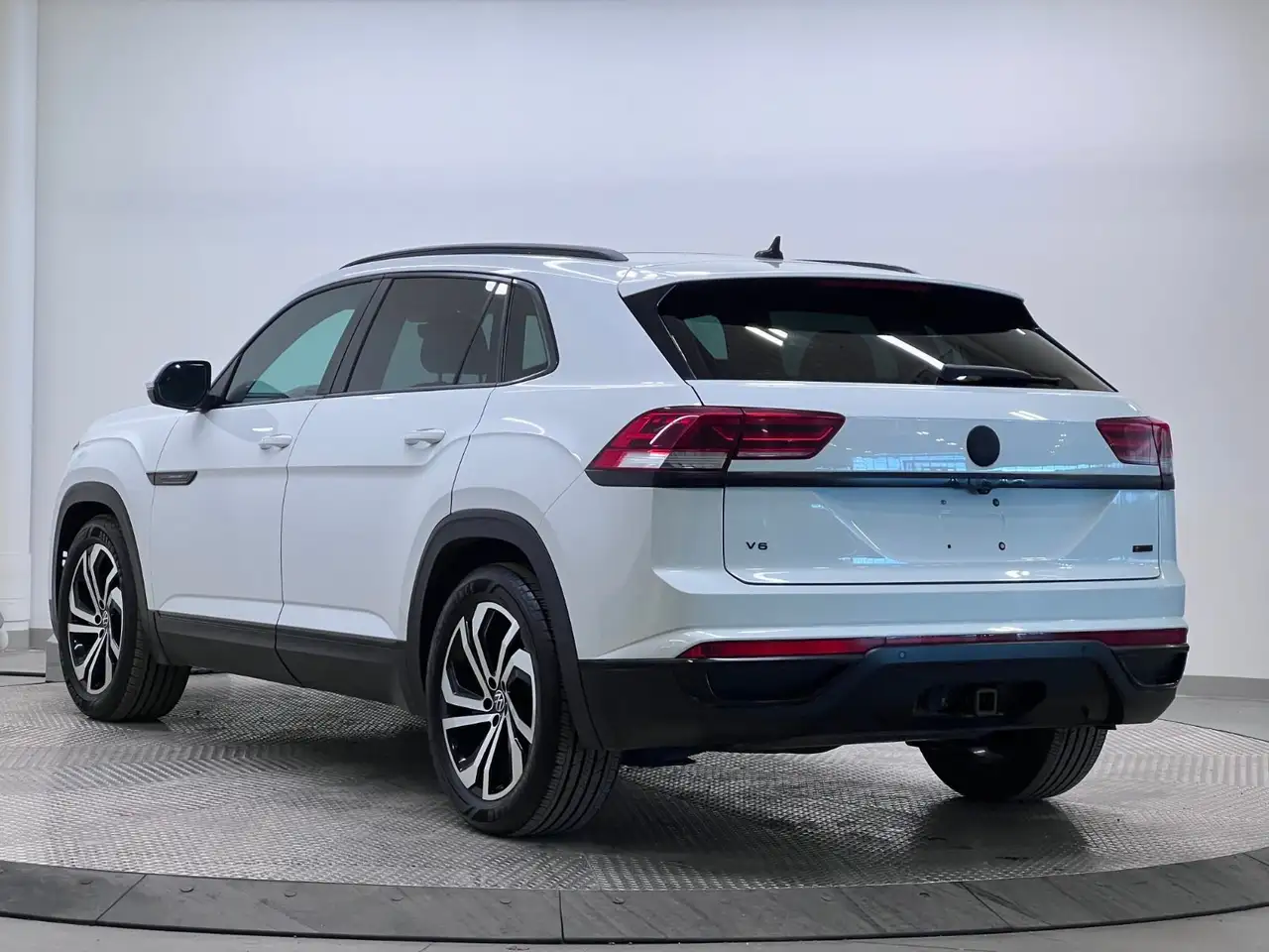 Volkswagen Atlas снимка Volkswagen Atlas