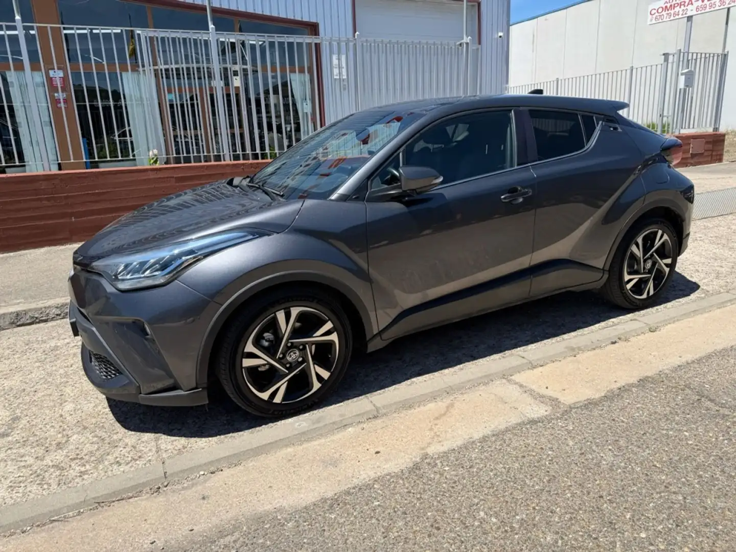 Toyota C-HR 125H Advance Gris - 1