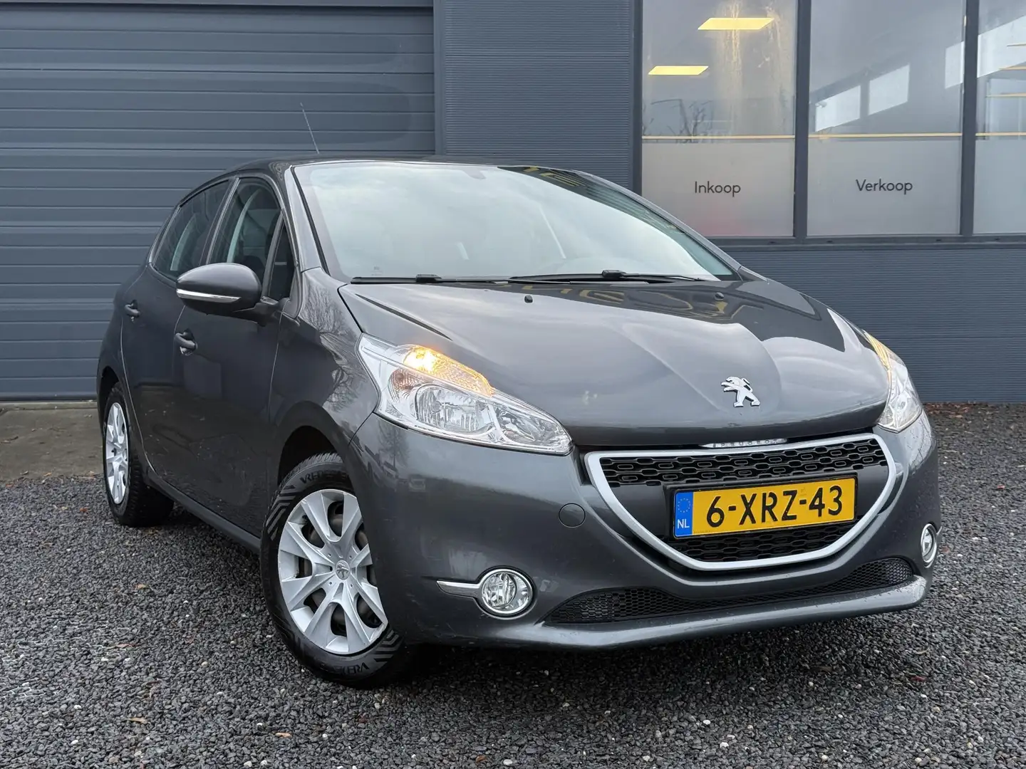 Peugeot 208 1.2 VTi Access Airco,Cruise,Trekhaak,5 Deurs,N.A.P Grau - 2
