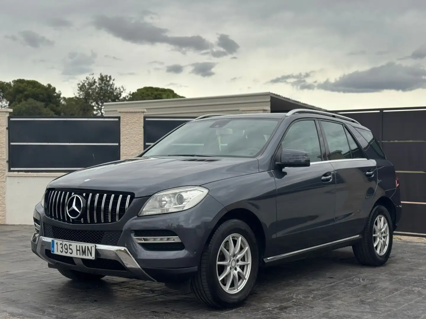 Mercedes-Benz ML 250 250BlueTec 4M Edition 1 7G Plus Gris - 2