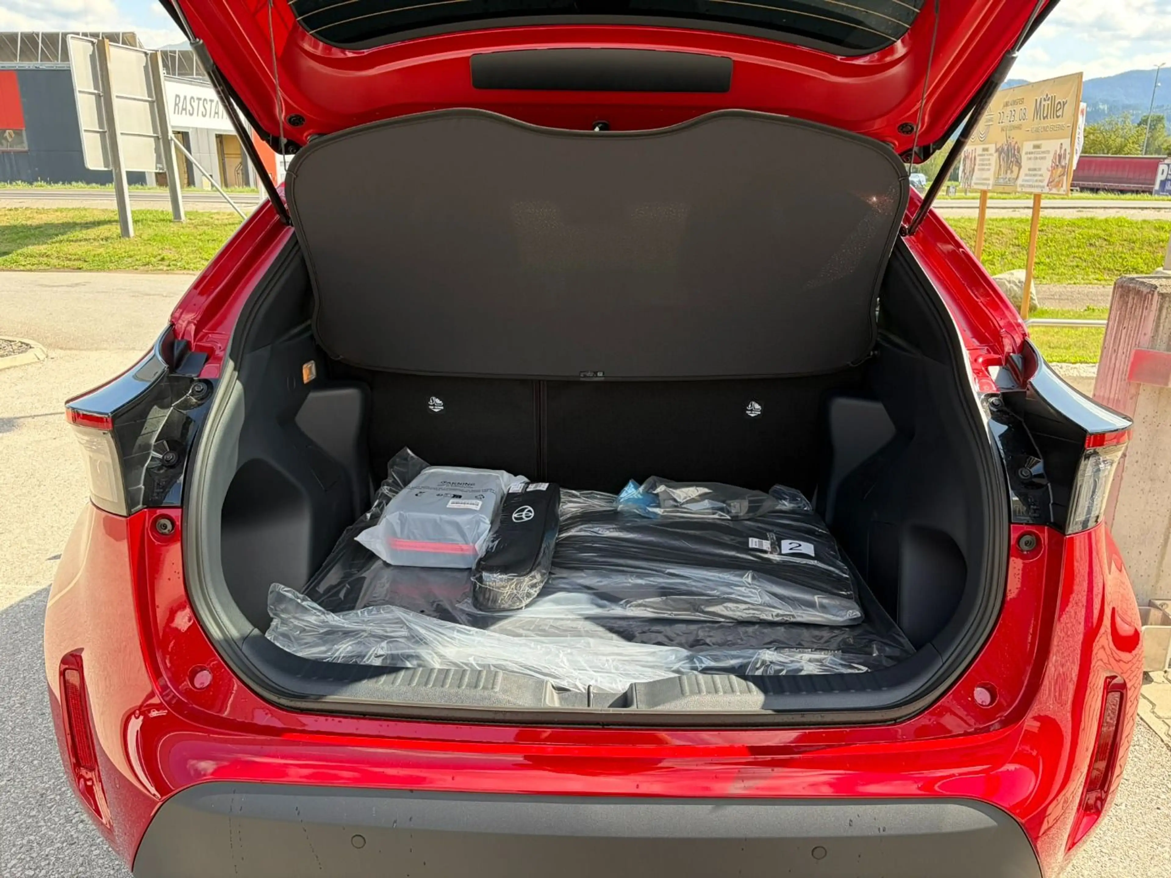 Toyota Yaris Cross SUV, 5-türig Active Drive 1,5 VVT-i Hy — photo 8