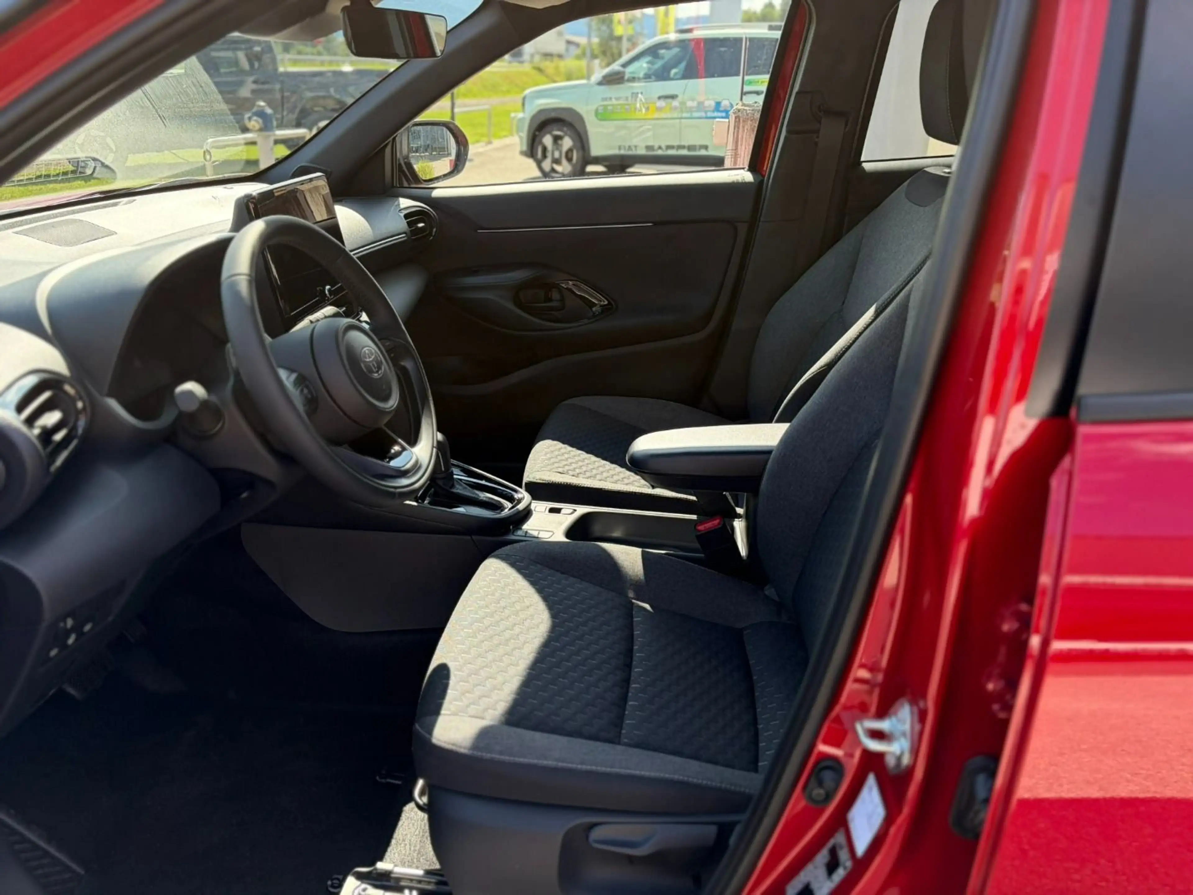 Toyota Yaris Cross SUV, 5-türig Active Drive 1,5 VVT-i Hy — photo 11