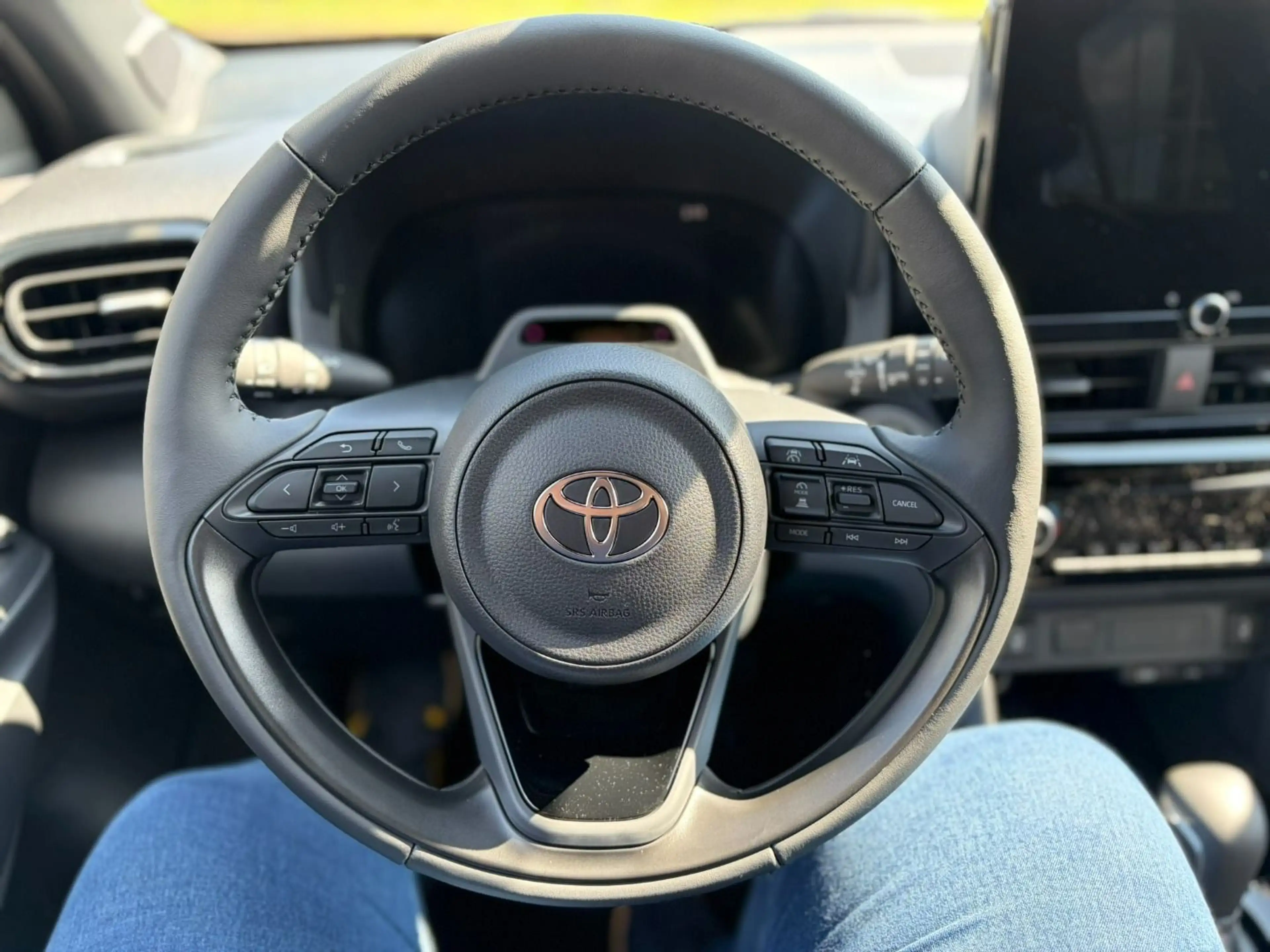 Toyota Yaris Cross SUV, 5-türig Active Drive 1,5 VVT-i Hy — photo 13
