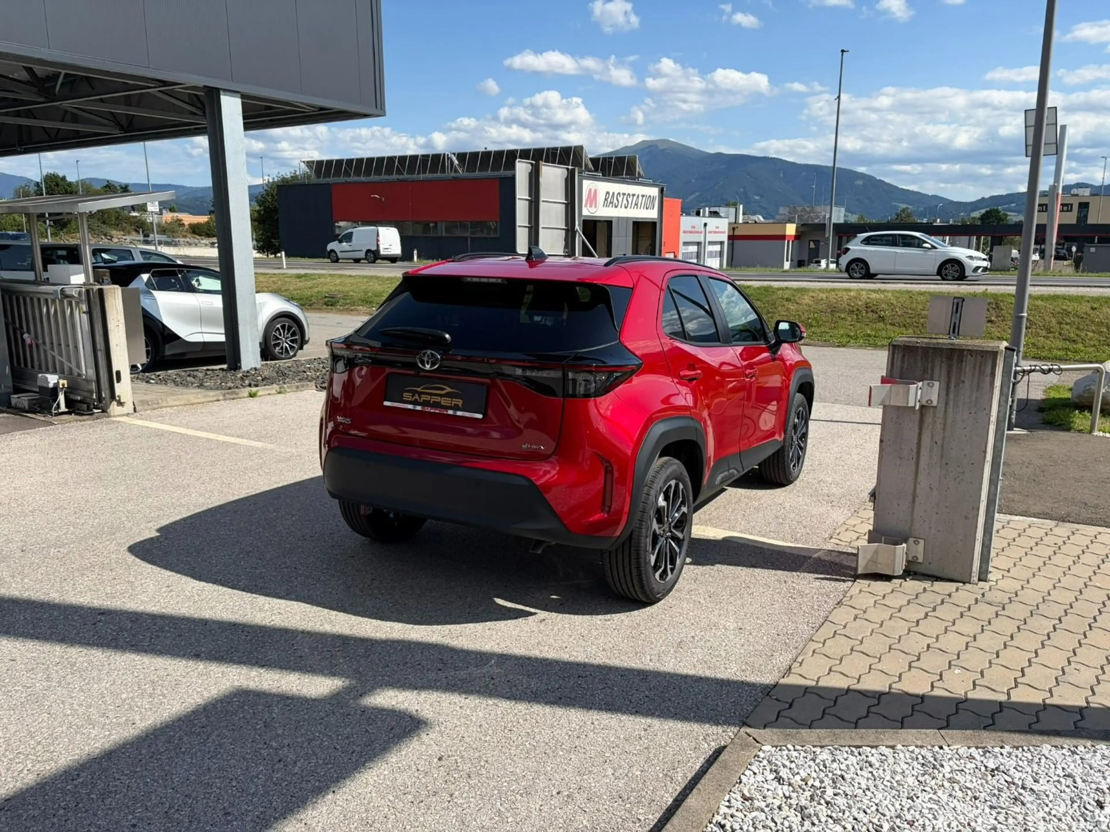 Toyota Yaris Cross SUV, 5-türig Active Drive 1,5 VVT-i Hy — photo 5