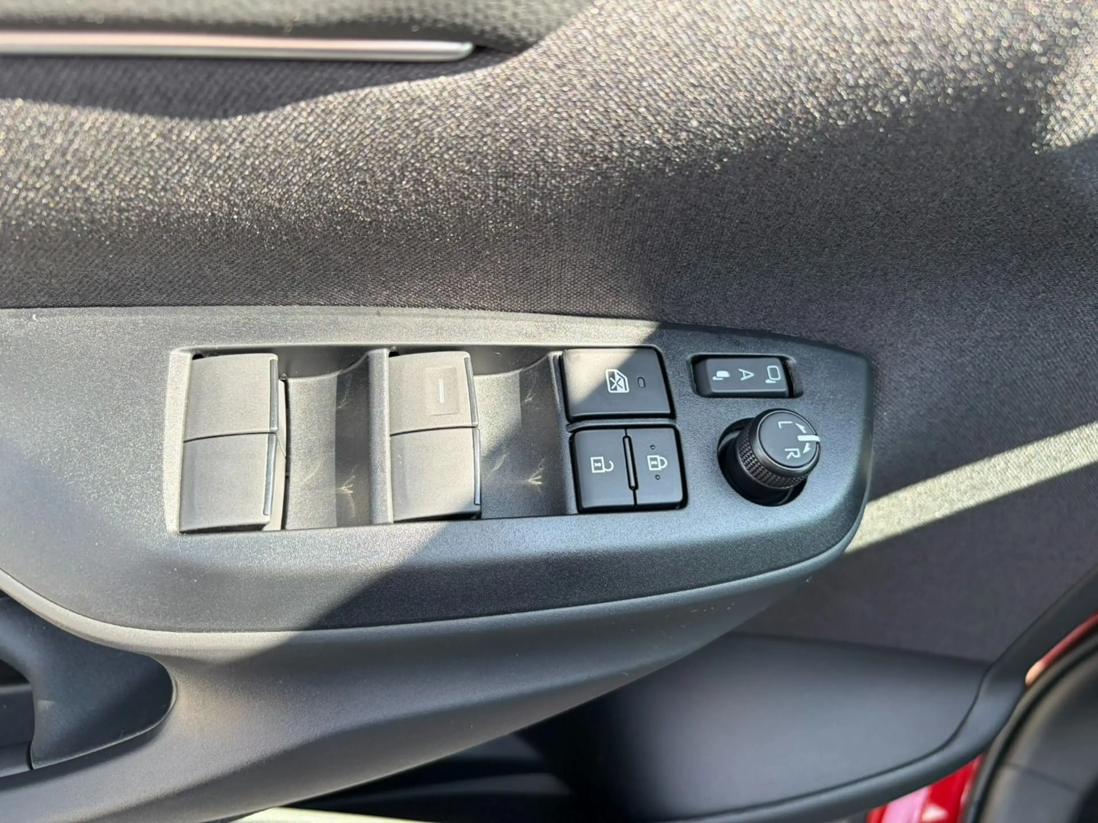 Toyota Yaris Cross SUV, 5-türig Active Drive 1,5 VVT-i Hy — photo 12