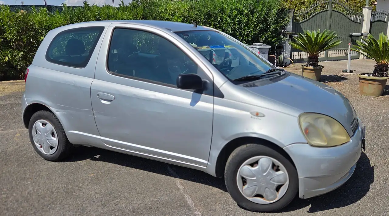 Toyota Yaris 3p 1.0, foto 3