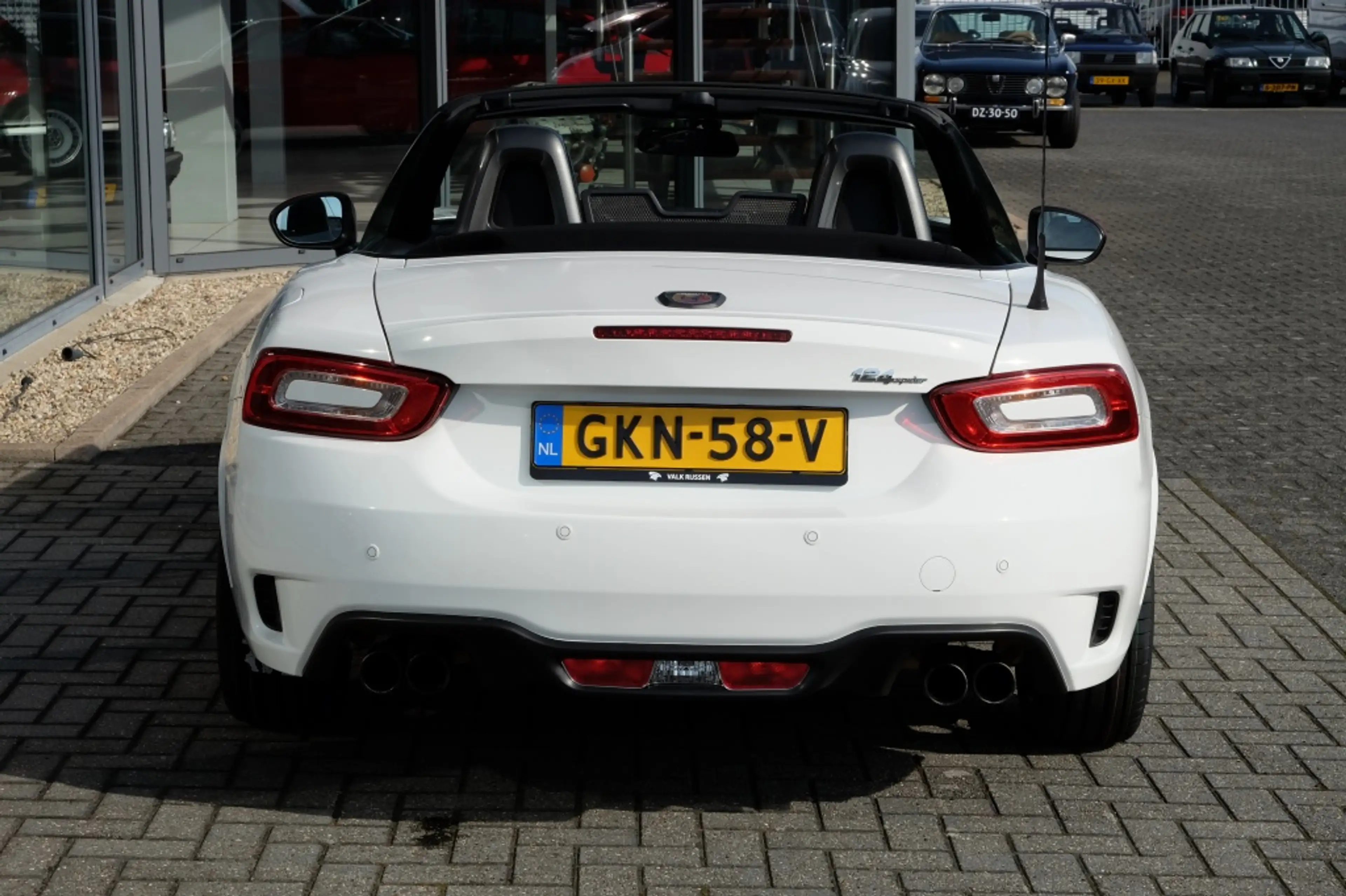 Abarth 124 Spider 1.4 M-Air T Abarth — photo 11