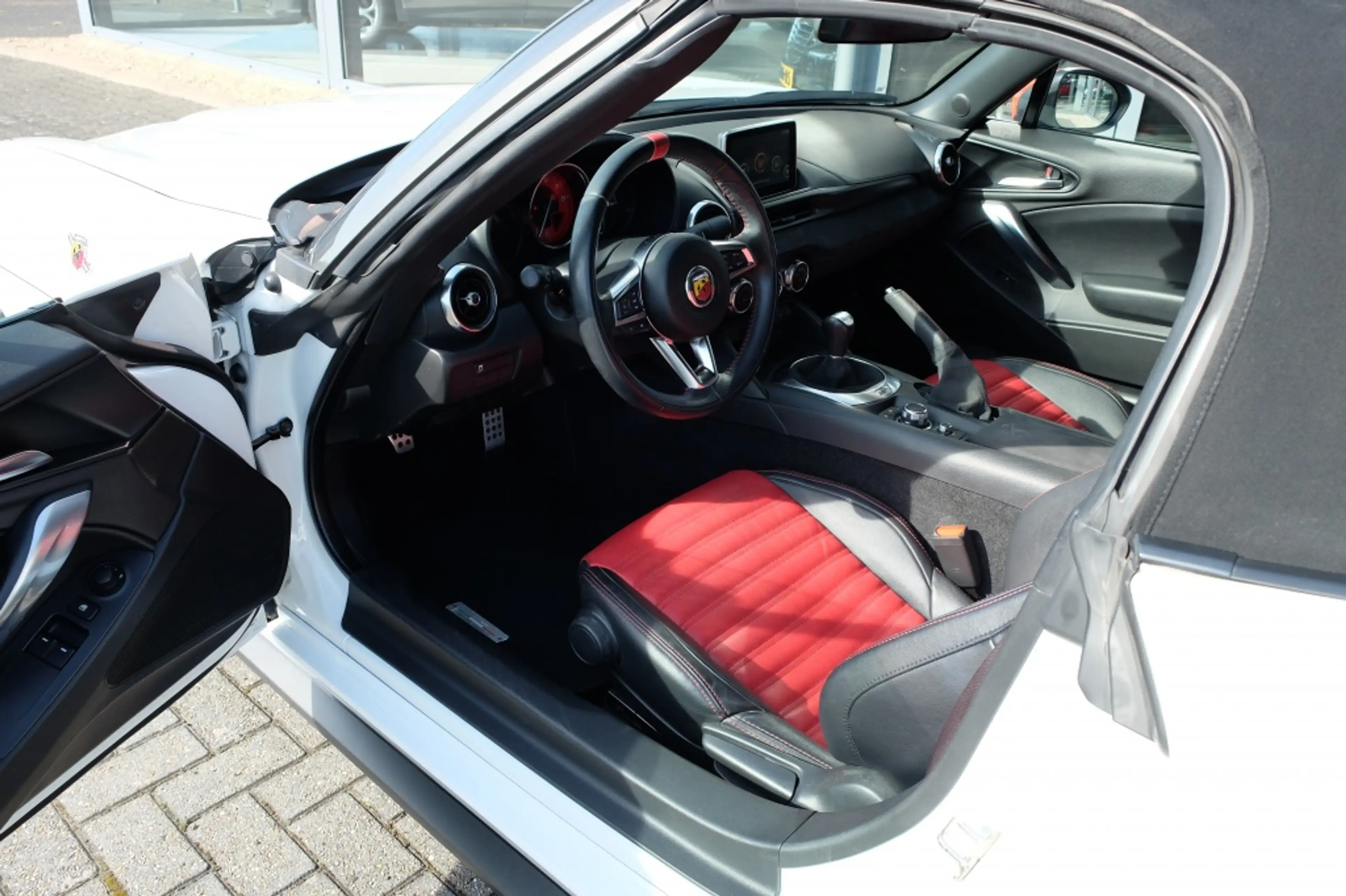 Abarth 124 Spider 1.4 M-Air T Abarth — photo 12