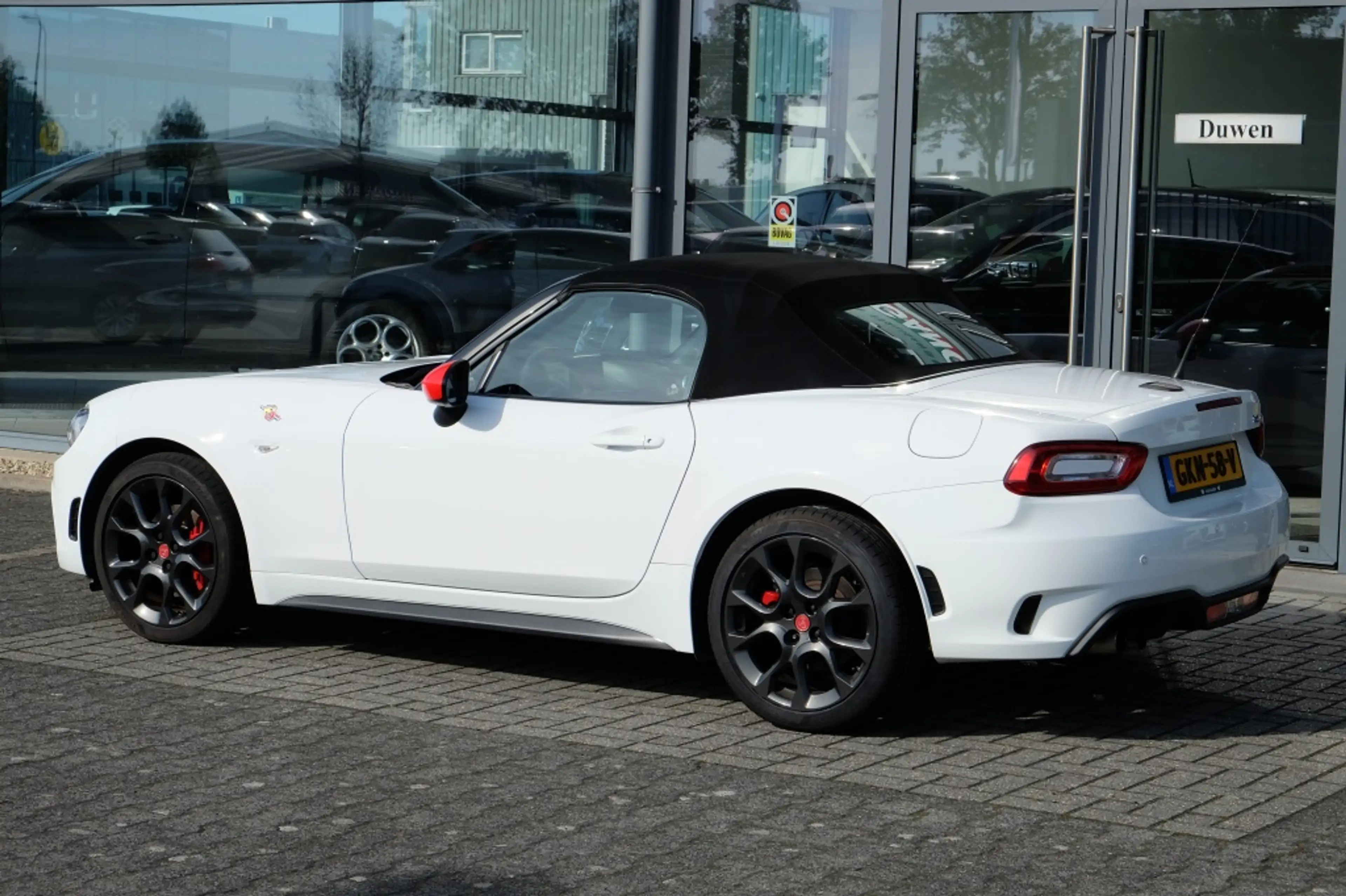 Abarth 124 Spider 1.4 M-Air T Abarth — photo 4