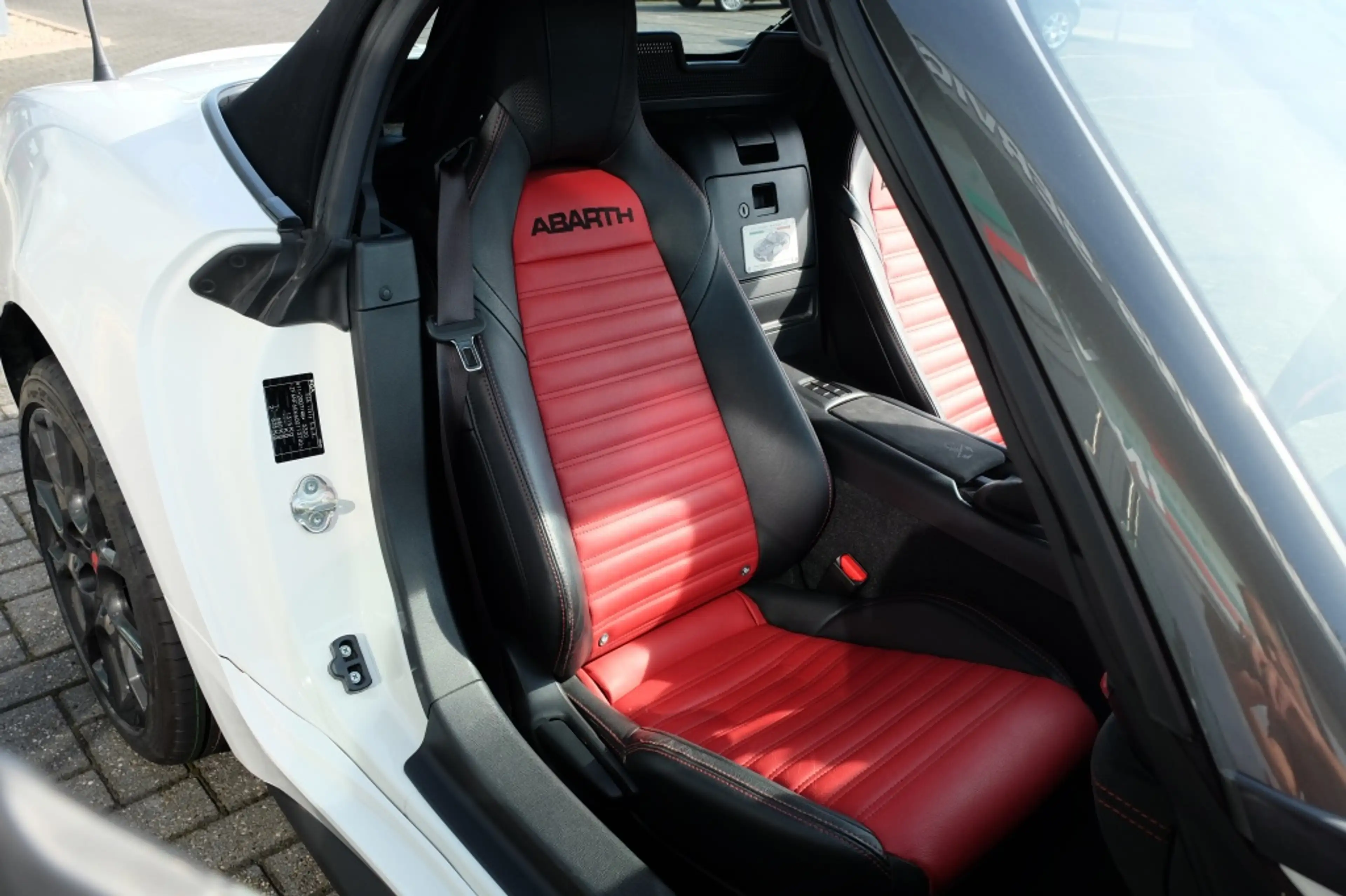 Abarth 124 Spider 1.4 M-Air T Abarth — photo 15
