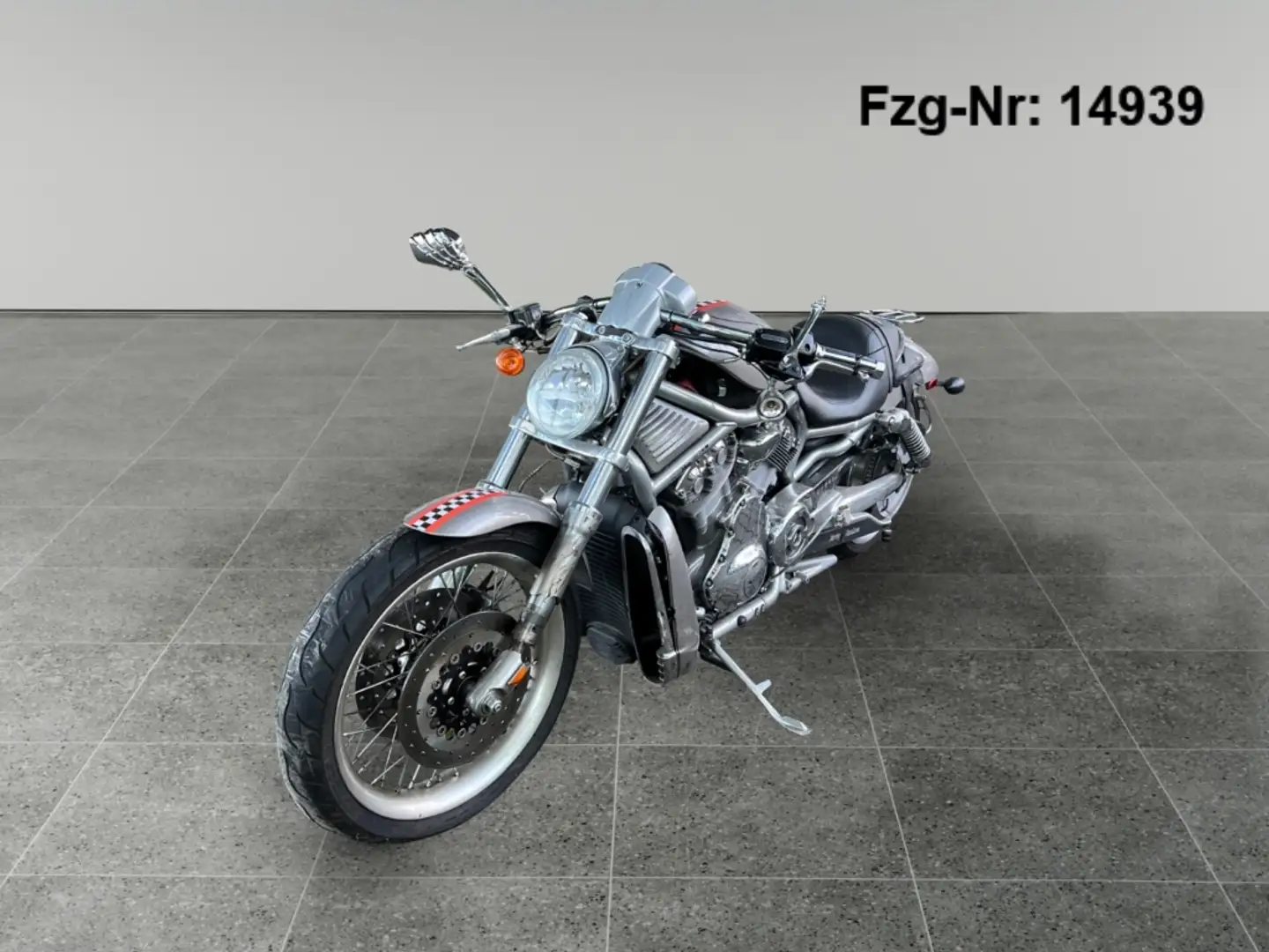 Harley-Davidson V-Rod Ezüst - 1