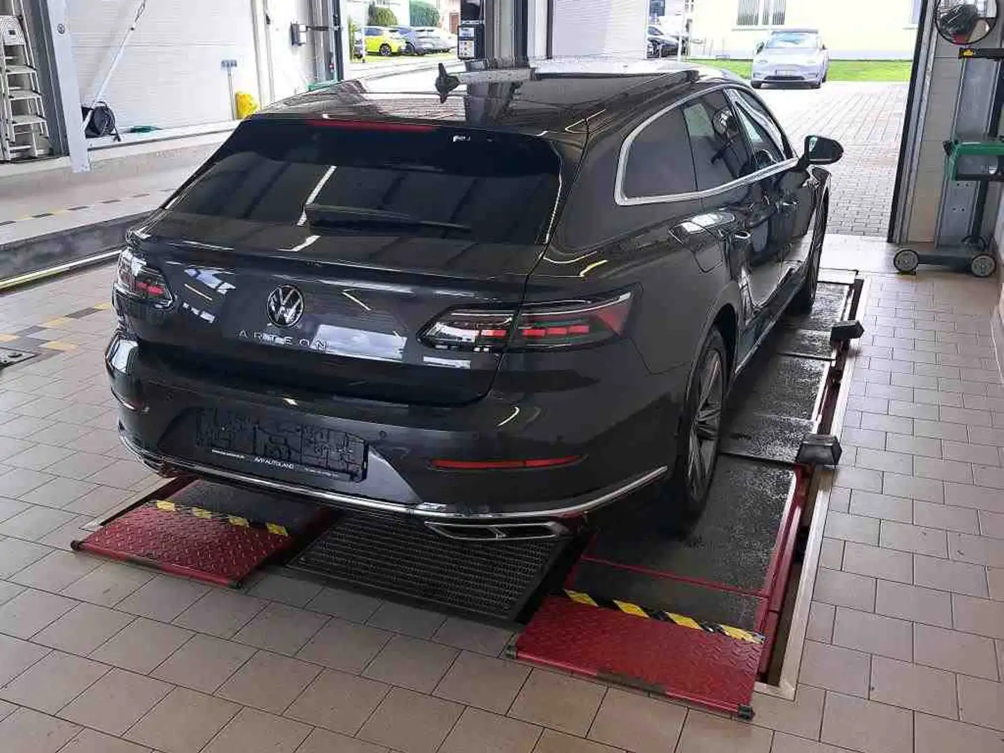 Volkswagen Arteon Shooting Brake  SB R-L DT147 TDID7F Grau - 2