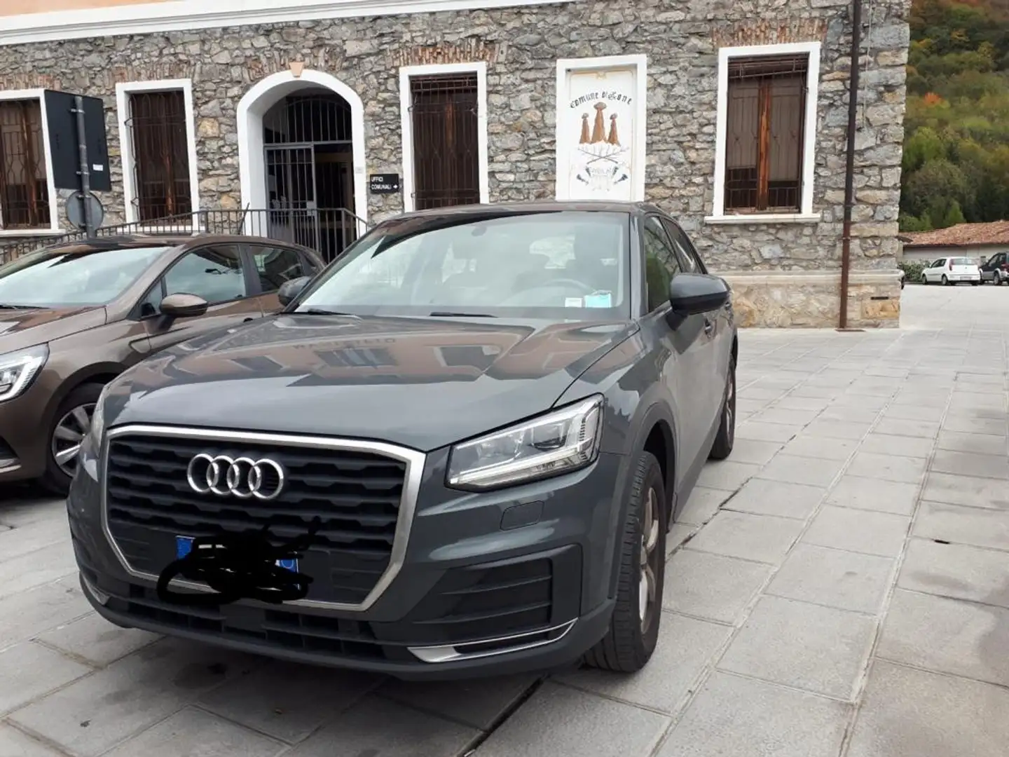 Audi Q2 Business Grigio - 2