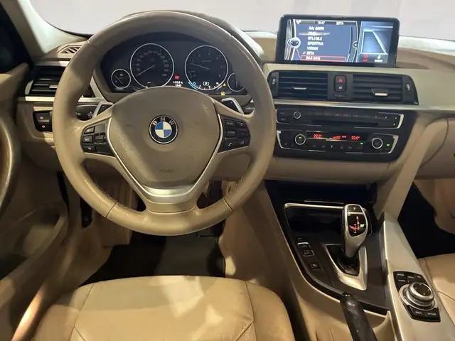 BMW 3 Series view 23