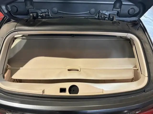 BMW 3 Series view 17