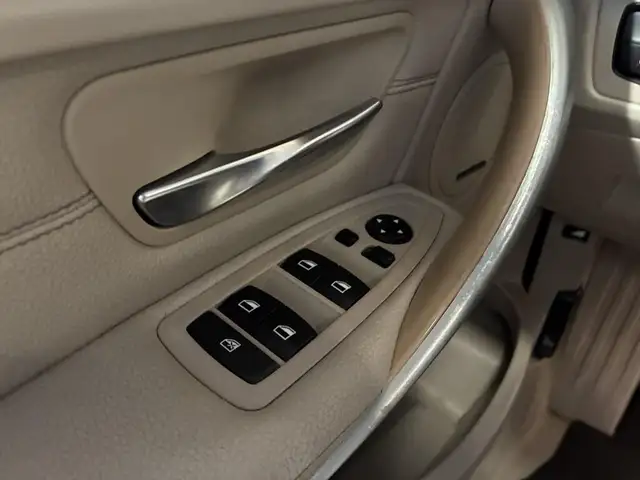 BMW 3 Series view 14