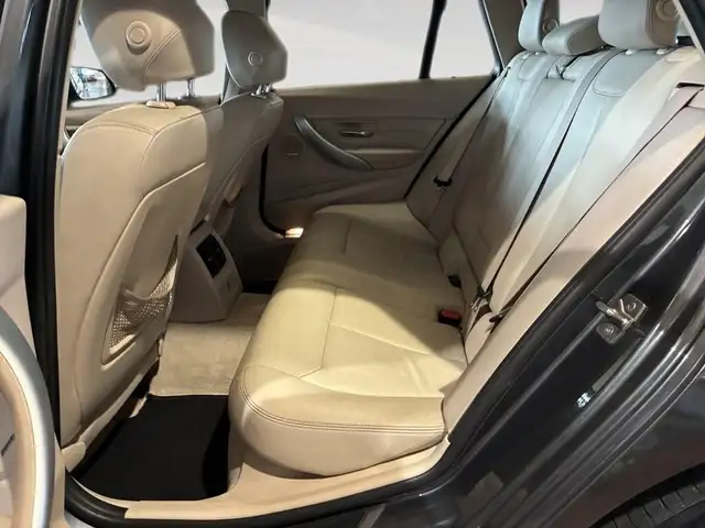 BMW 3 Series view 7