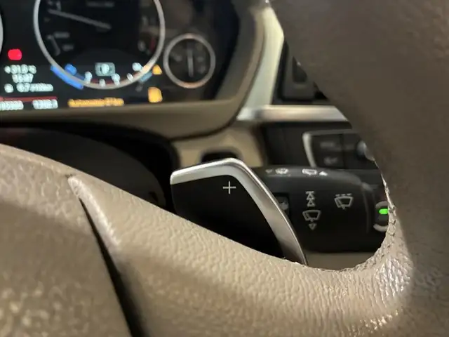 BMW 3 Series view 20
