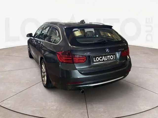 BMW 3 Series view 27