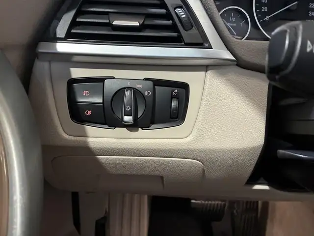BMW 3 Series view 24