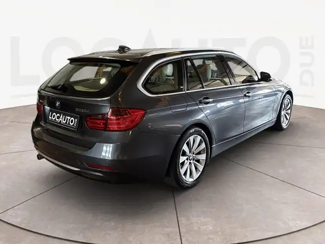 BMW 3 Series view 26