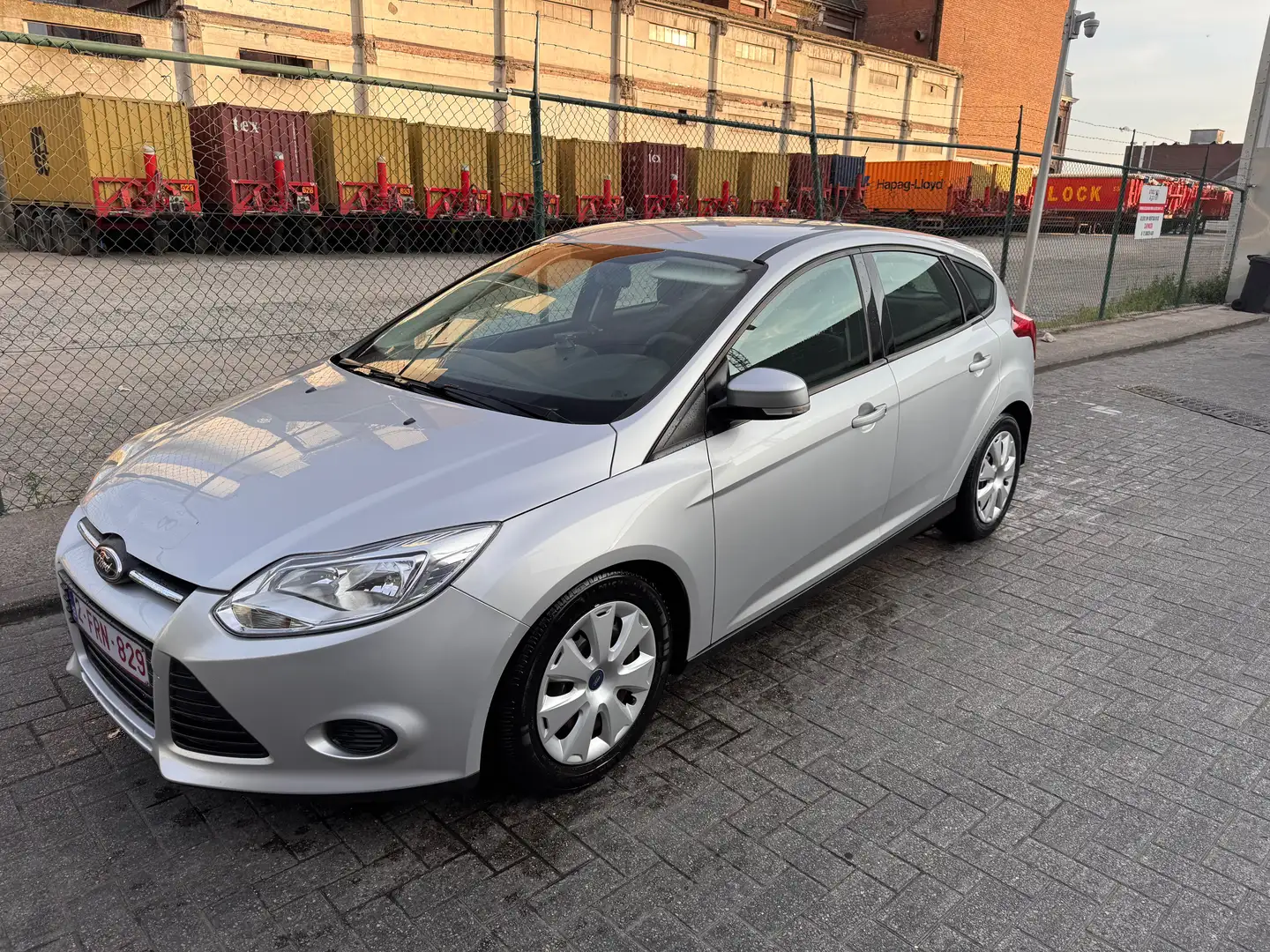 Ford Focus Focus 1.0 EcoBoost Start-Stopp-System Trend Zilver - 2