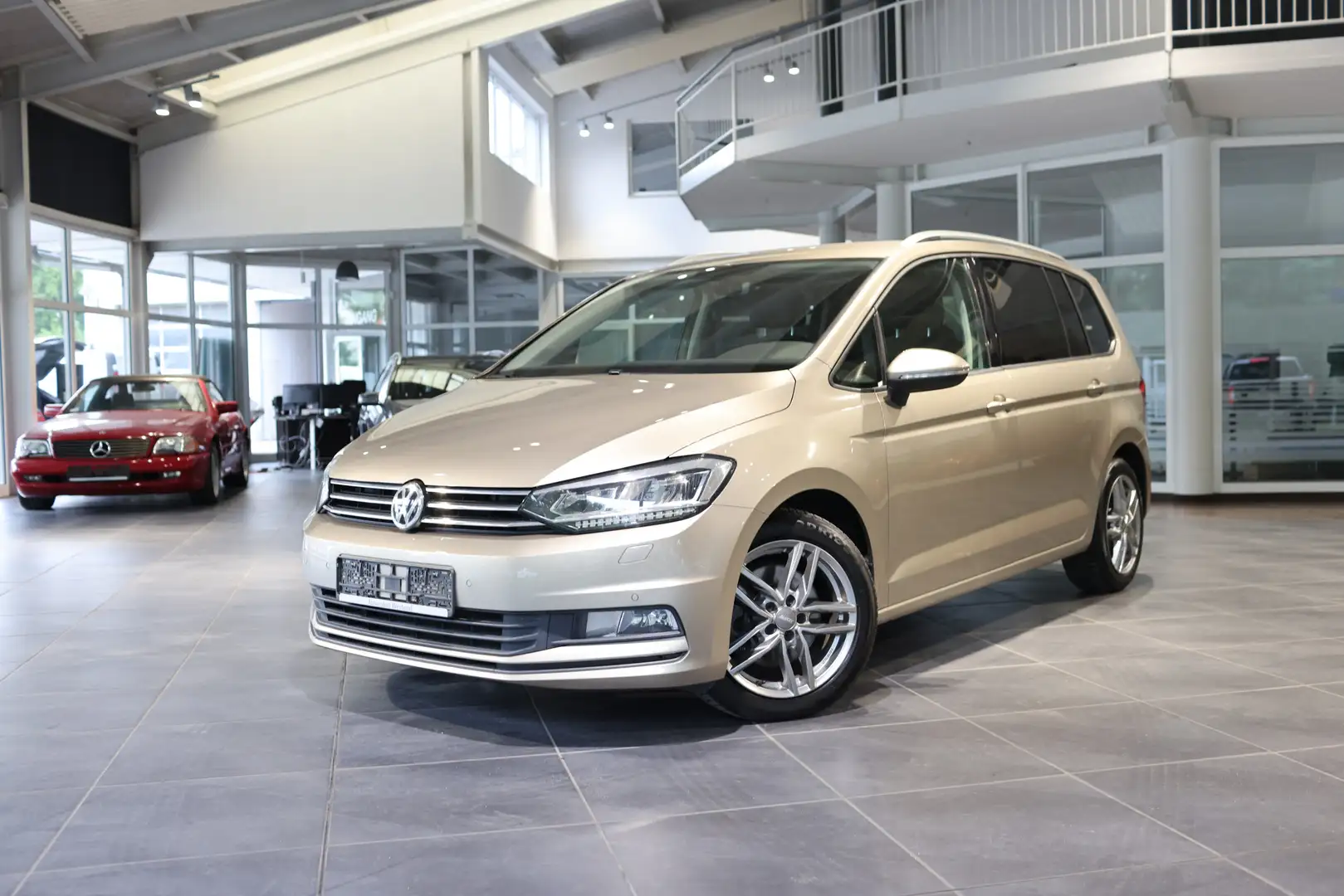 Volkswagen Touran 1,6 TDI COMFORTLINE BMT ANHÄNGERKUPPLUNG Beige - 2