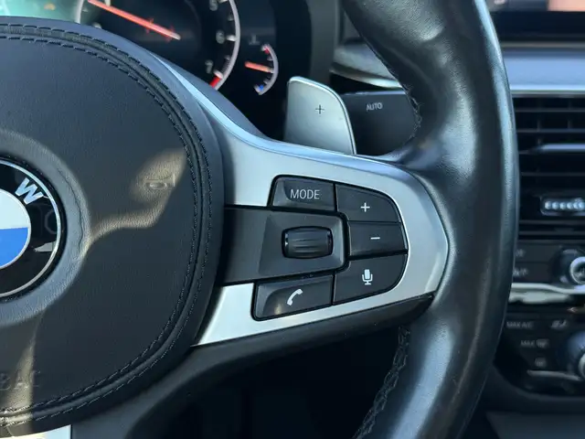BMW 5 Series view 19