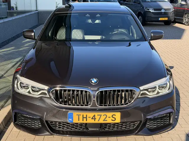 BMW 5 Series view 13