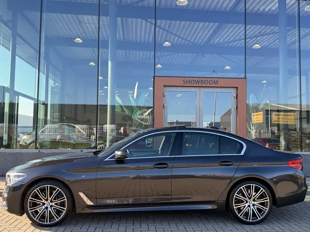 BMW 5 Series view 12