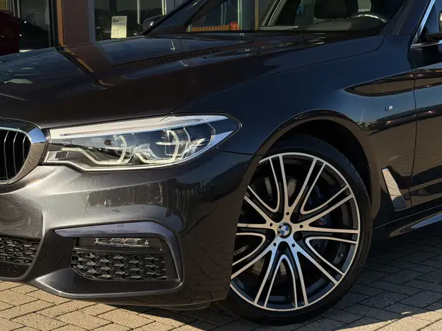 BMW 5 Series view 7