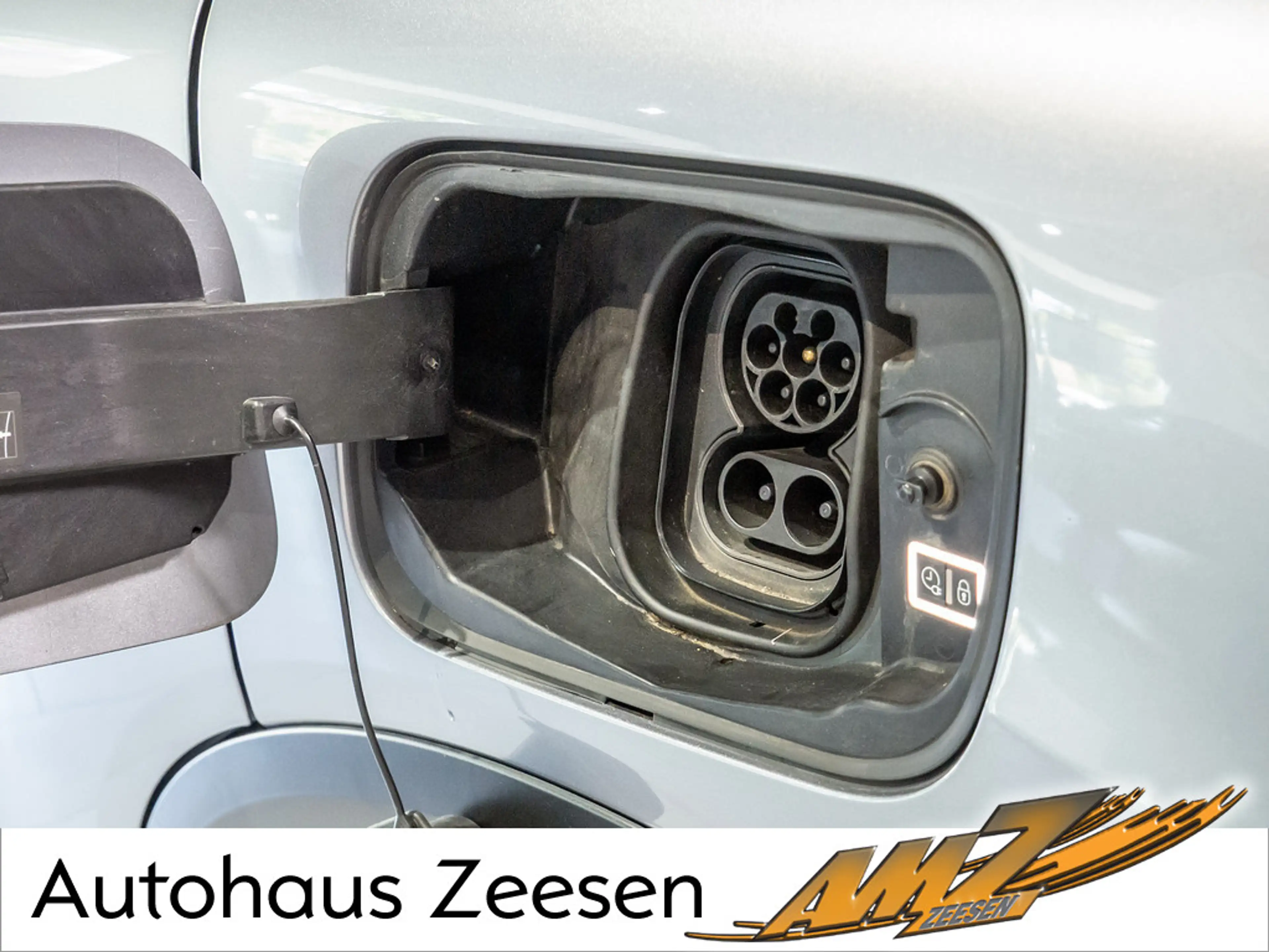 Citroen E-C4 Electric — photo 20