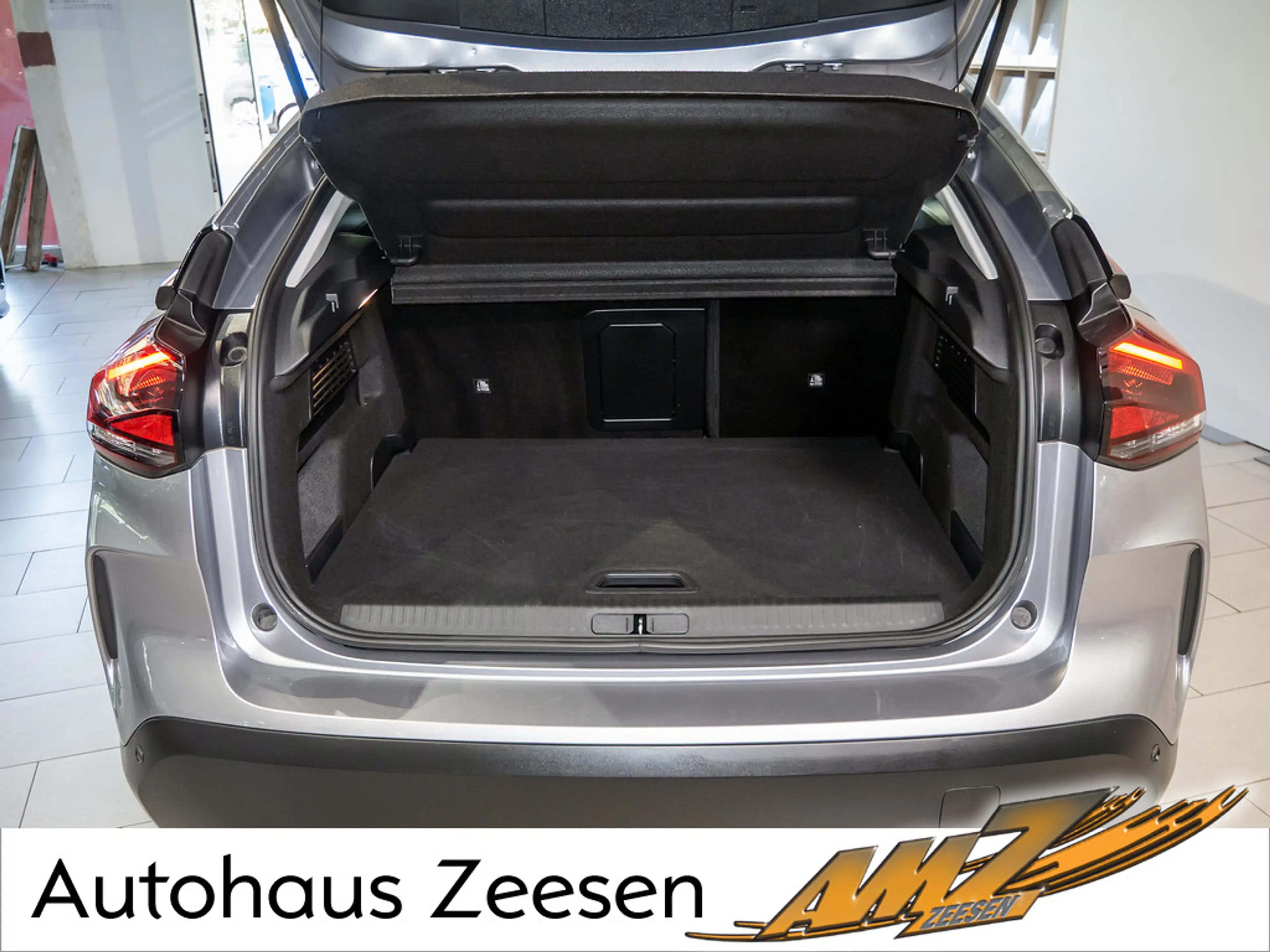 Citroen E-C4 Electric — photo 19