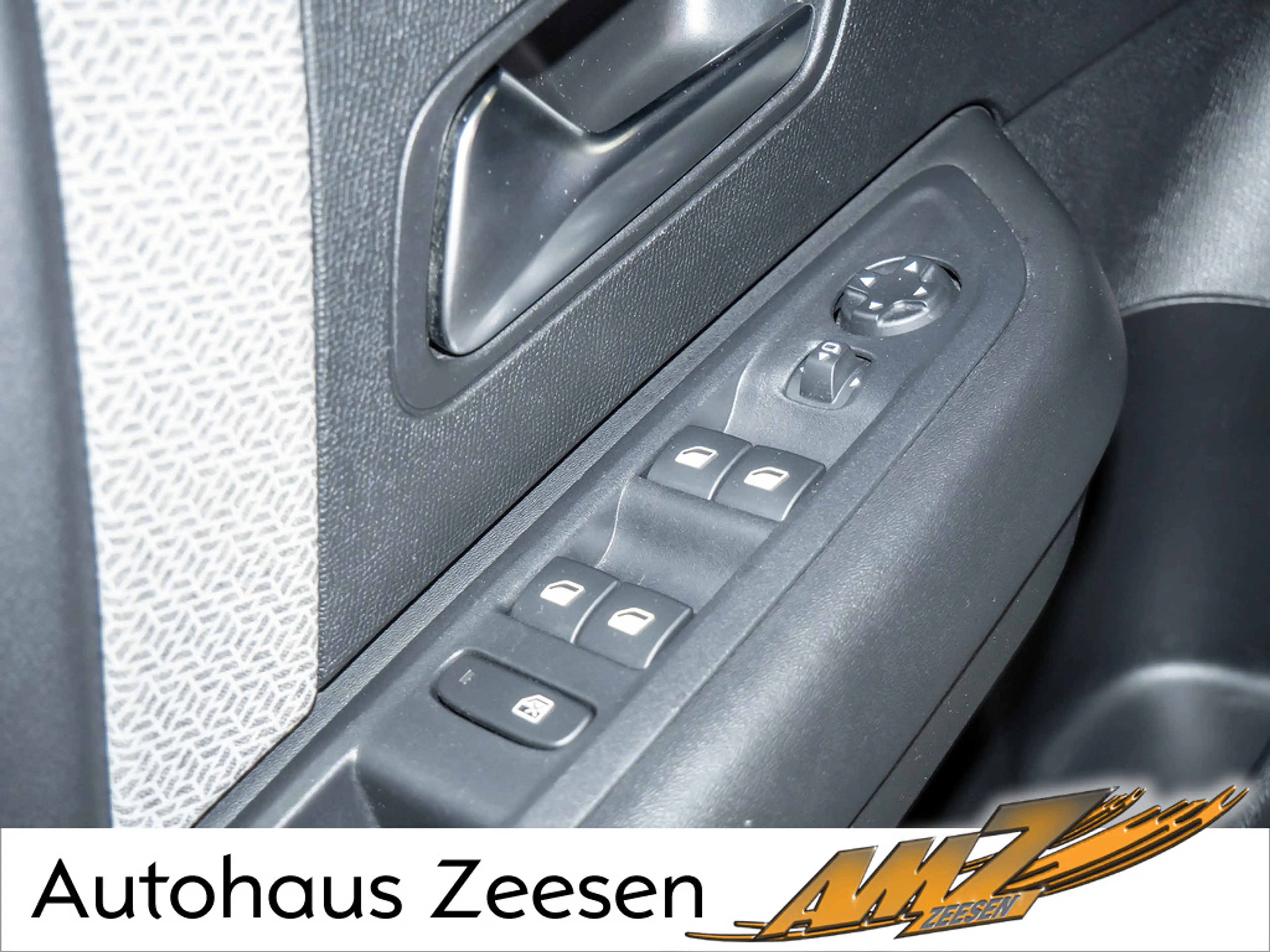 Citroen E-C4 Electric — photo 18