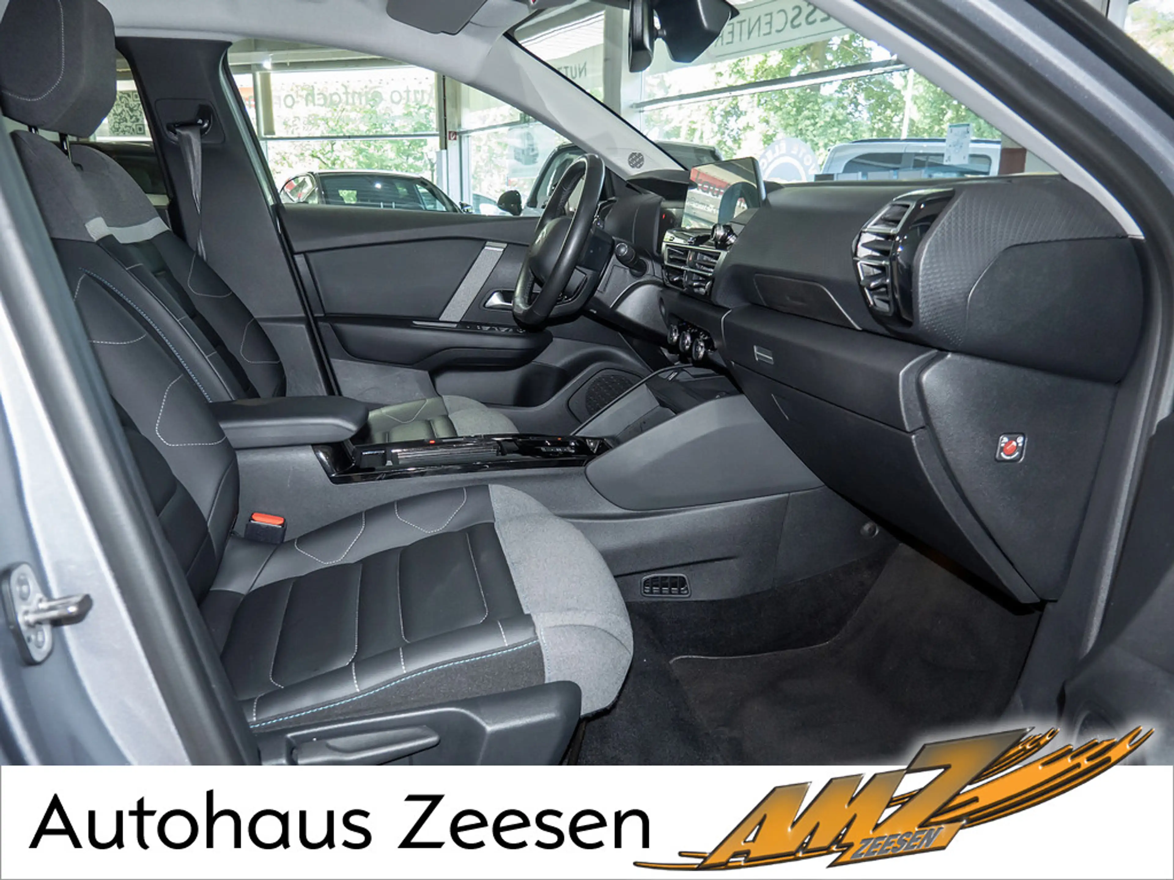 Citroen E-C4 Electric — photo 2