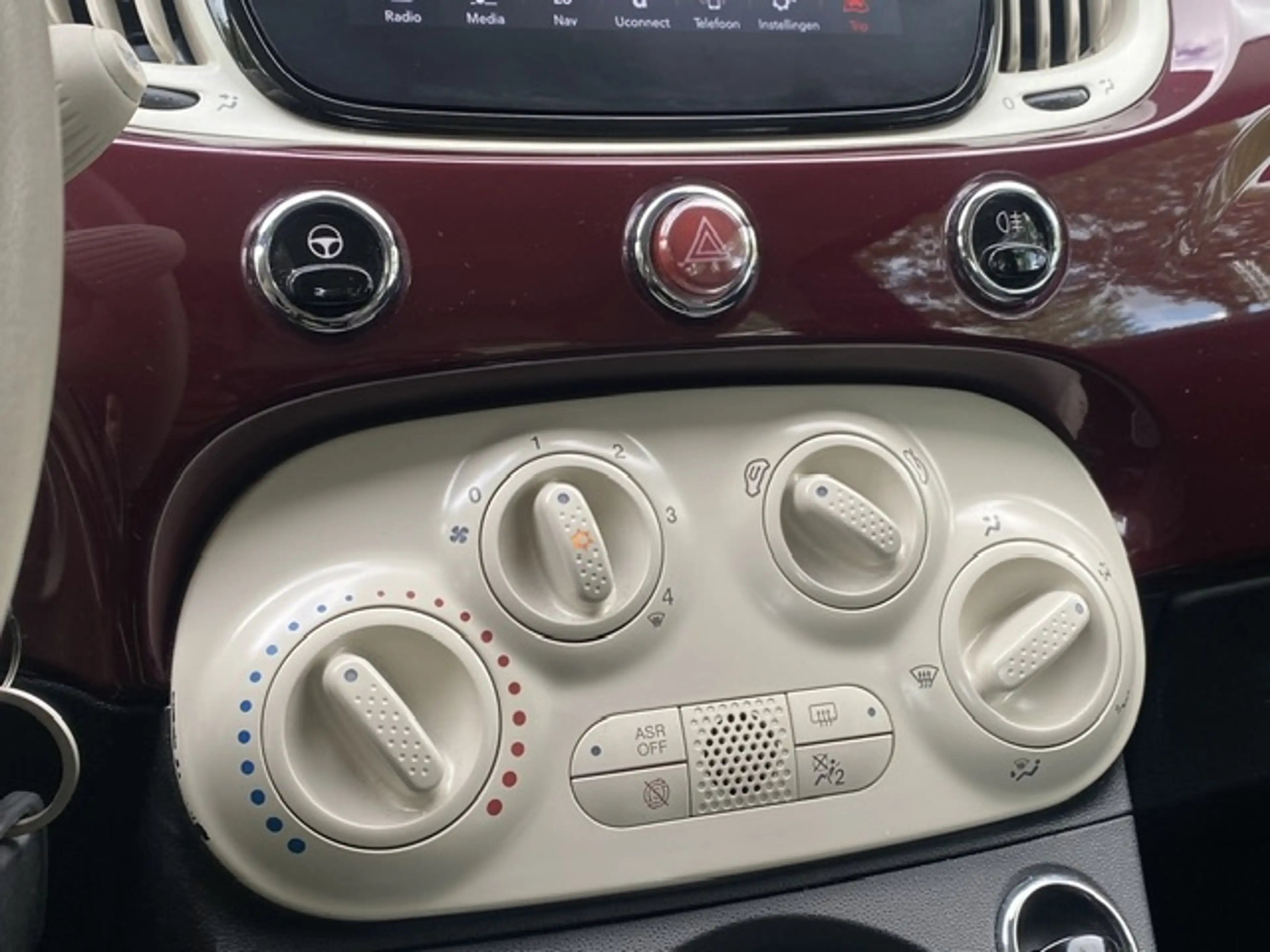 Fiat 500 1.2 Lounge NAV/DAB/CARPLAY — photo 29