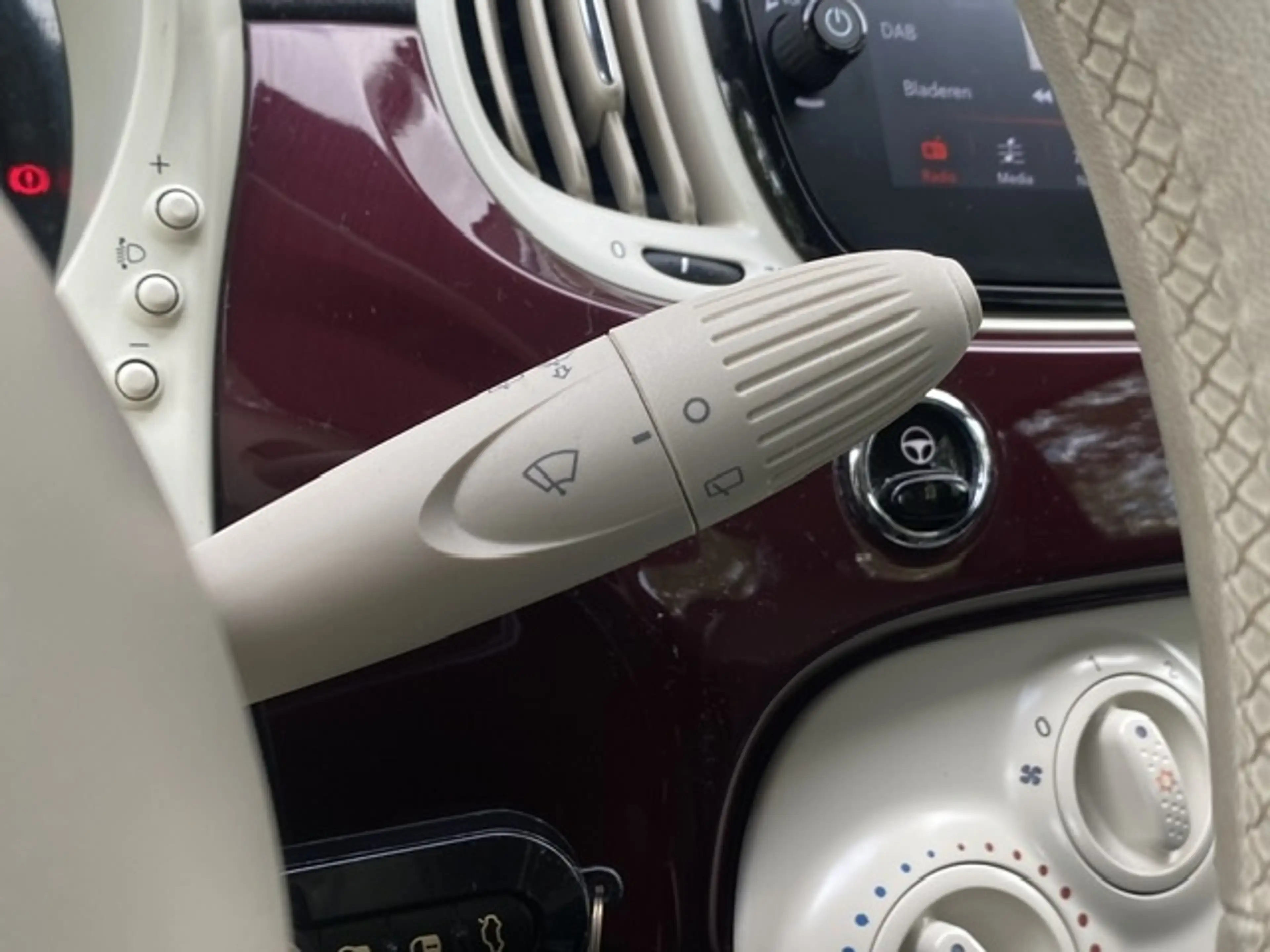 Fiat 500 1.2 Lounge NAV/DAB/CARPLAY — photo 22
