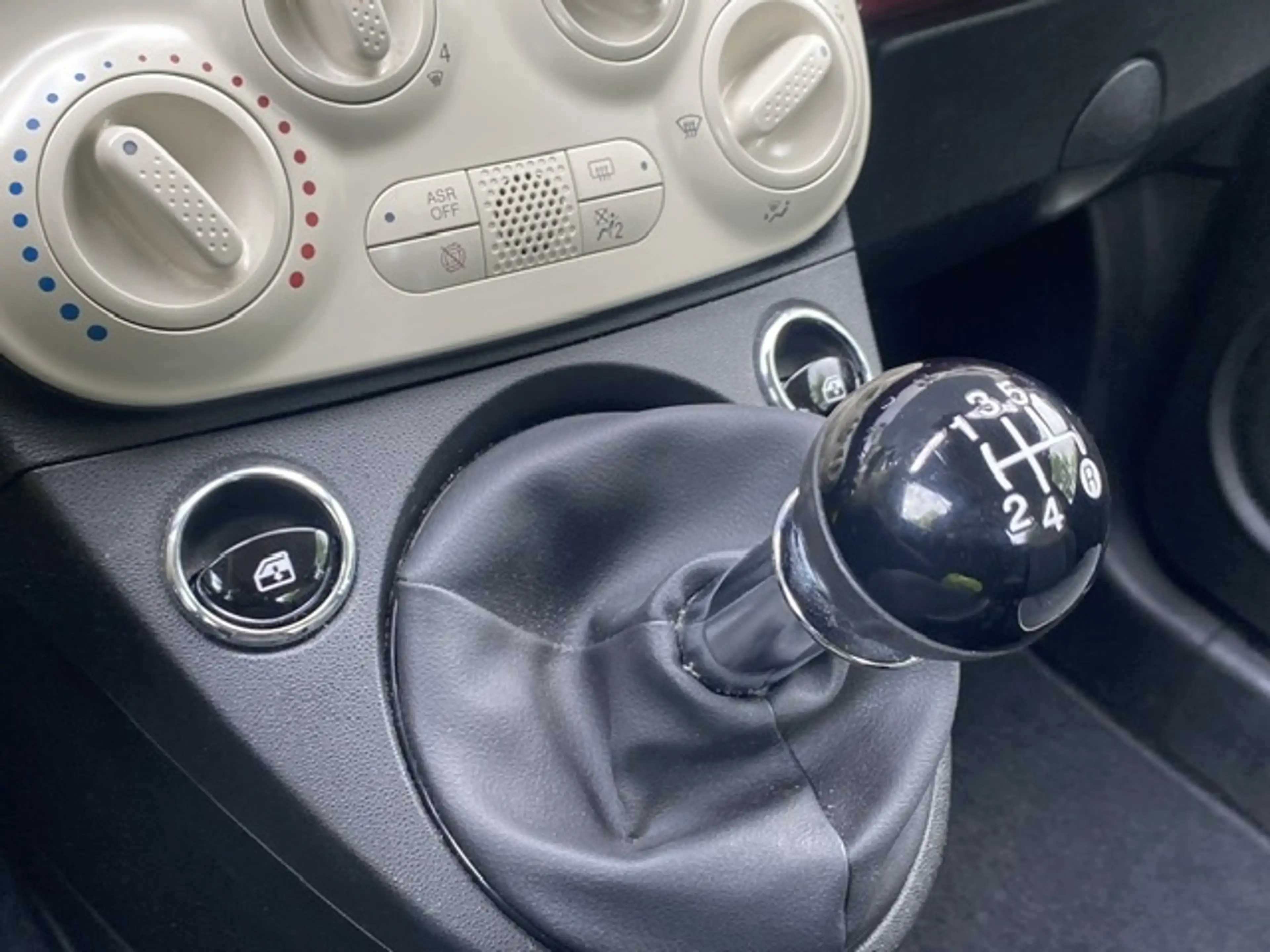 Fiat 500 1.2 Lounge NAV/DAB/CARPLAY — photo 30