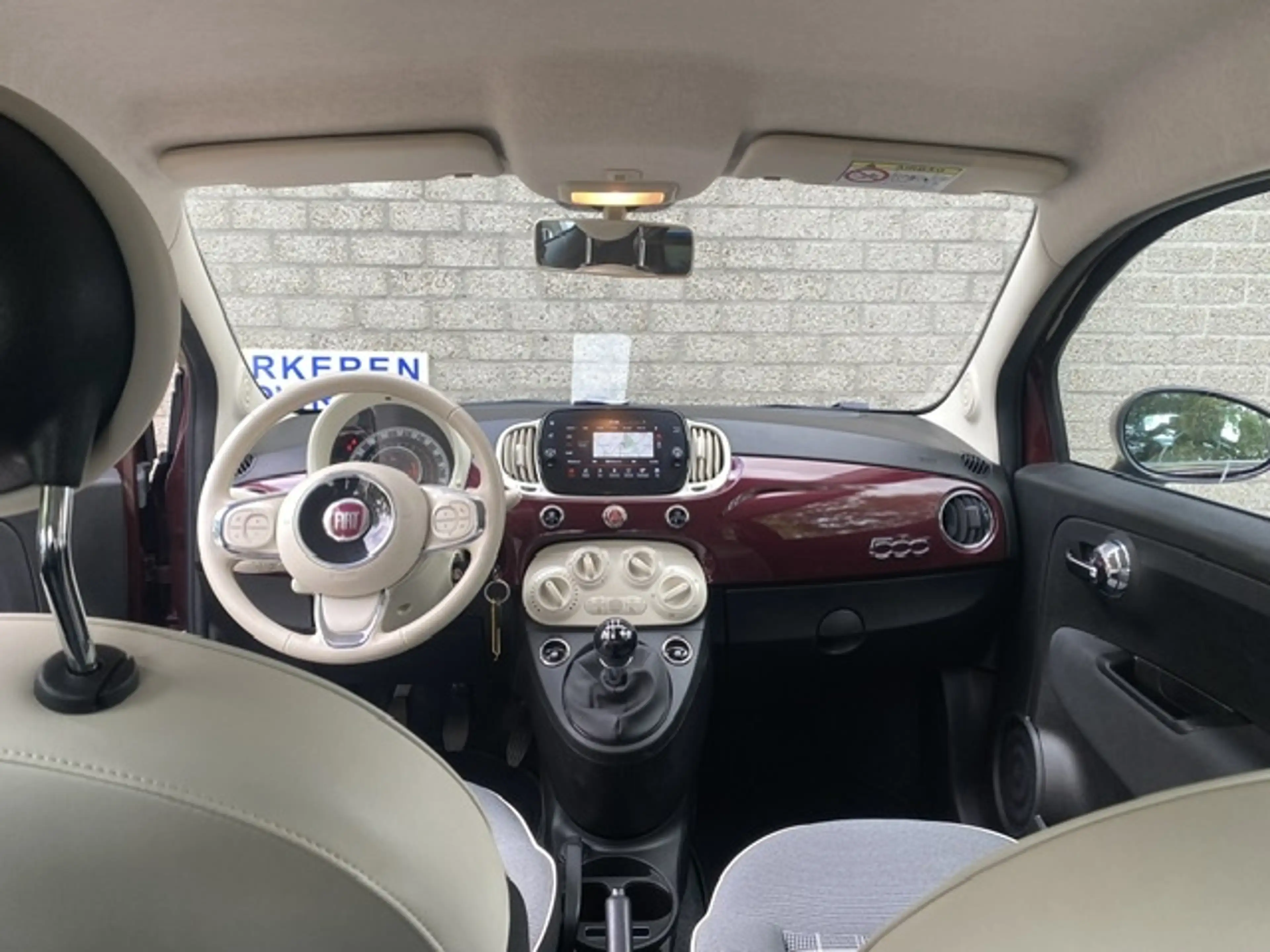 Fiat 500 1.2 Lounge NAV/DAB/CARPLAY — photo 9