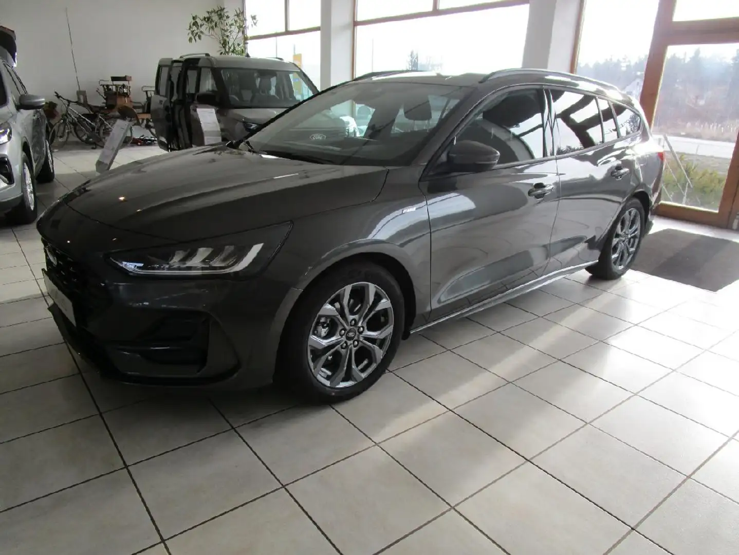 Ford Focus ST-Line Grau - 1