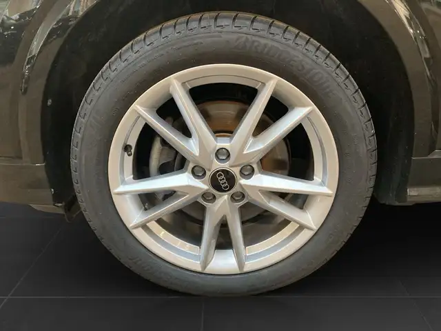 Audi Q2 view 7