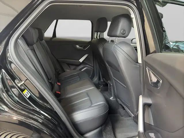 Audi Q2 view 6