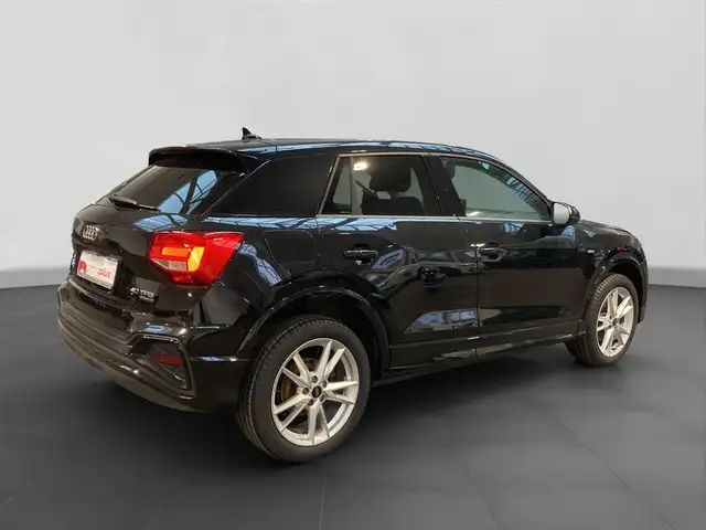 Audi Q2 view 3
