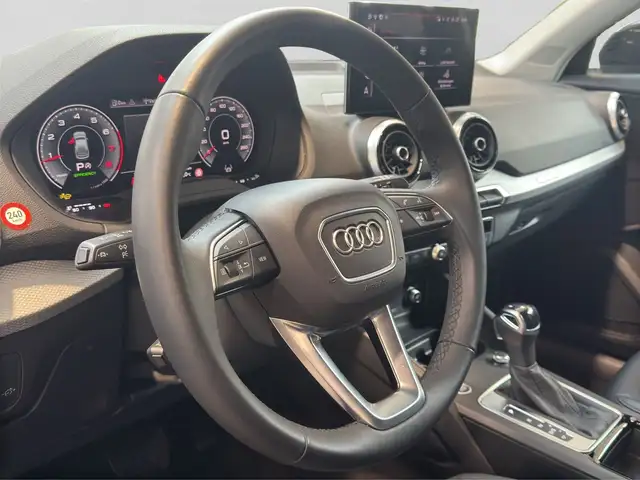 Audi Q2 view 9