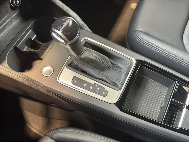 Audi Q2 view 11