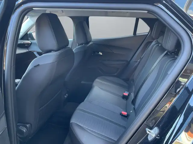 Peugeot 2008 view 12