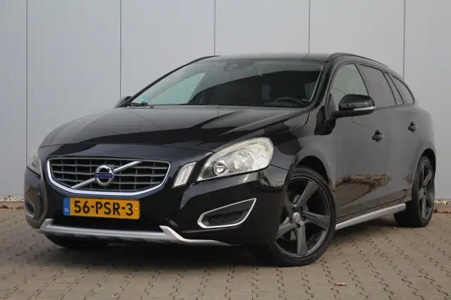 Volvo V60 1.6 T3 | Trekhaak | Clima / Cruise control | Leder