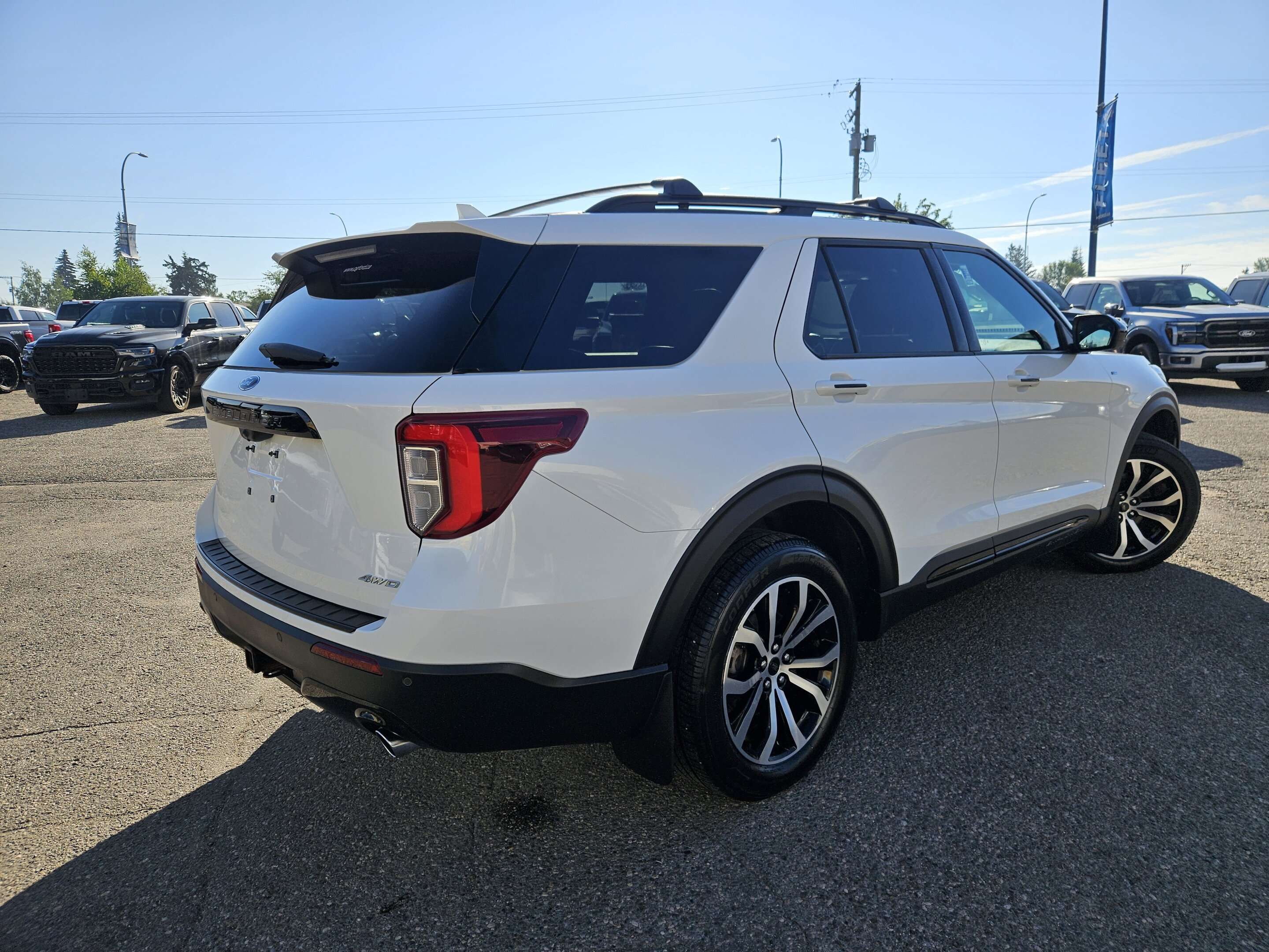 2022 Ford Explorer ST-Line | 4WD | 6 Seater | Heated Seats/Wheel — снимка 1